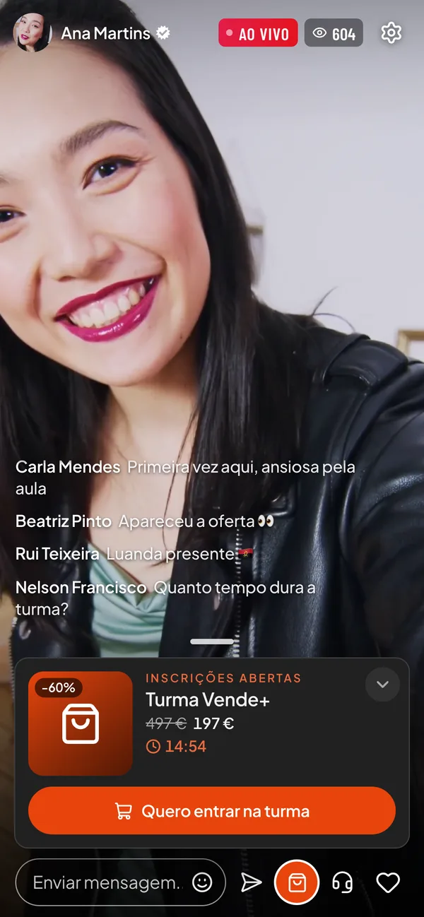 O formato Live no telemóvel com a oferta num cartão por cima do vídeo: preço, contagem e botão